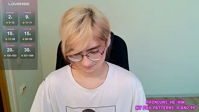 CuteYukiKun online show from October 3, 2025, 8:22 am