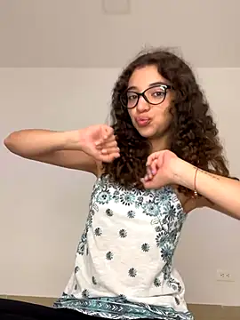 uniquerossie online show from January 8, 2026, 7:54 am