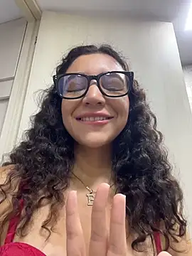 uniquerossie online show from February 24, 2026, 9:07 am