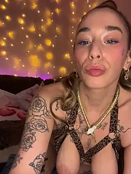 Chachou000 online show from March 5, 2025, 6:34 pm