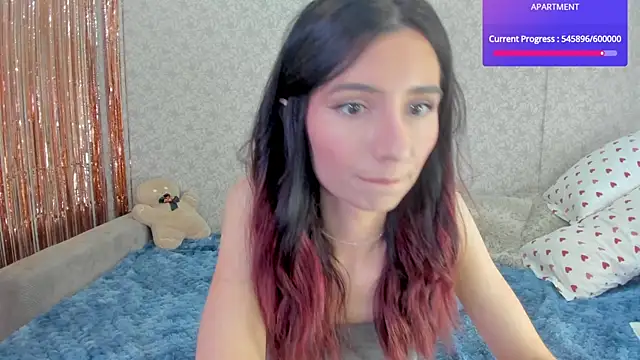 crystalnut online show from March 15, 2025, 11:19 am