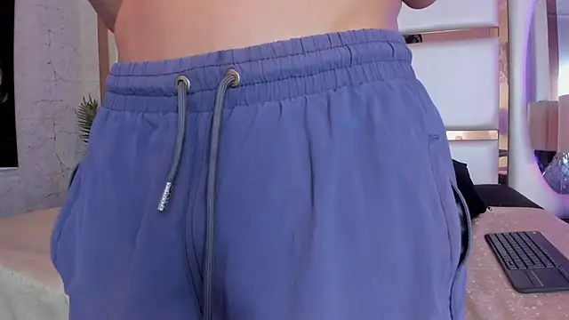 ALAN SANTHOS online show from April 8, 2026, 5:51 am