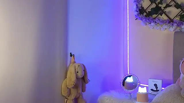 Baby Xian online show from December 14, 2024, 4:23 am