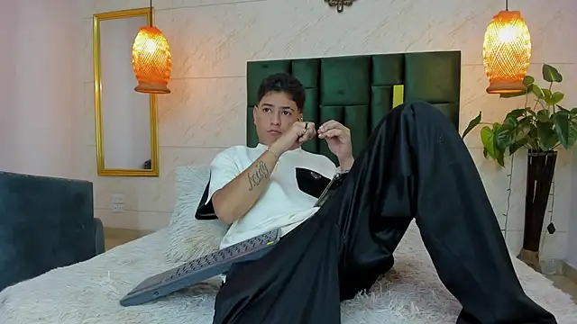 Levy Steve online show from September 19, 2025, 3:41 am