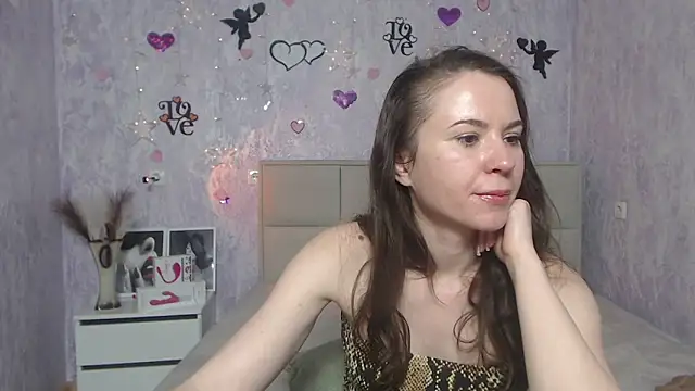 KaraCriegs online show from February 10, 2025, 12:30 am