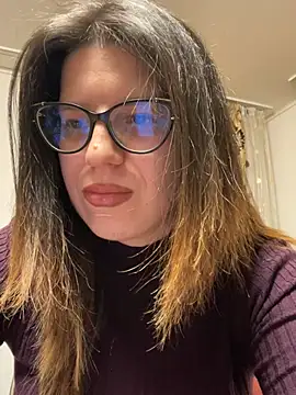 Snapshot of NadiraNoor chatting on February 28, 2026, 10:33 pm NadiraNoor online show from February 28, 2026, 10:33 pm