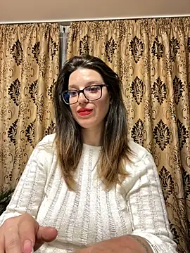 NadiraNoor online show from April 28, 2026, 9:09 pm