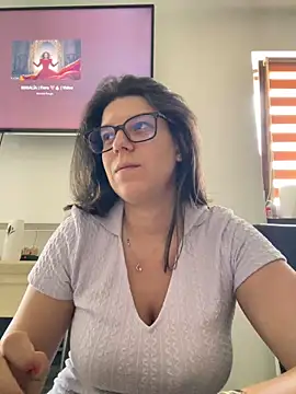 Snapshot of NadiraNoor chatting on June 11, 2026, 7:39 am NadiraNoor online show from June 11, 2026, 7:39 am
