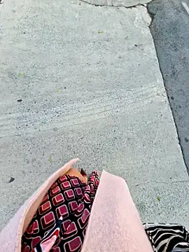 Ina HotX online show from December 5, 2024, 1:28 pm