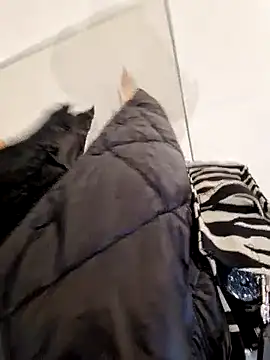 Ina HotX online show from December 7, 2024, 3:41 pm