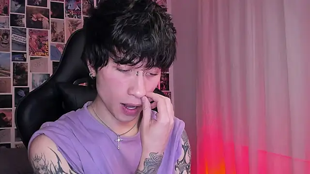 liamelf online show from January 24, 2025, 3:43 am