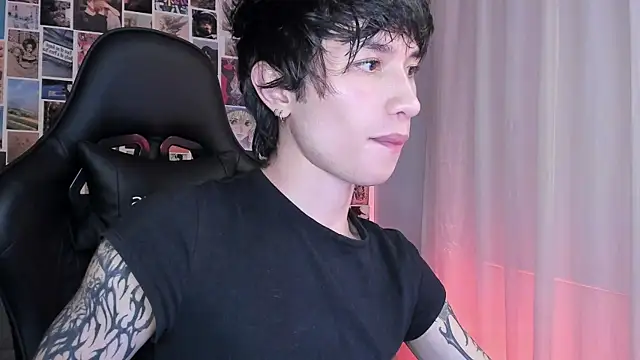 liamelf online show from March 6, 2025, 9:36 am