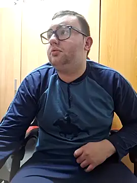 Javier bear online show from March 19, 2025, 10:31 pm