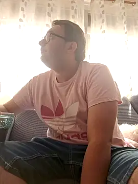 Javier bear online show from September 22, 2025, 10:06 am