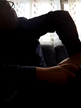 Javier bear online show from November 11, 2025, 2:17 pm