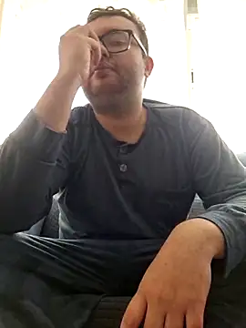 Javier bear online show from March 27, 2026, 10:59 am