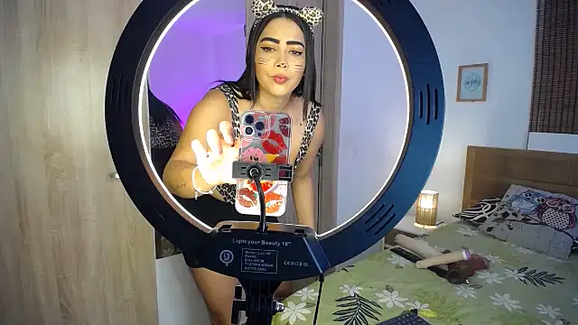 ShanonLe online show from January 4, 2025, 3:17 pm