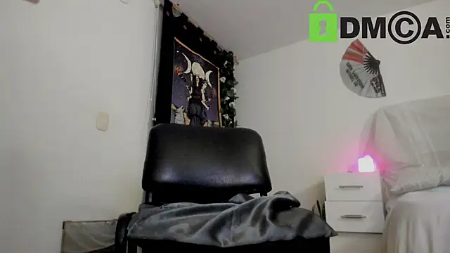 Lucyerobbie online show from March 10, 2025, 4:38 am