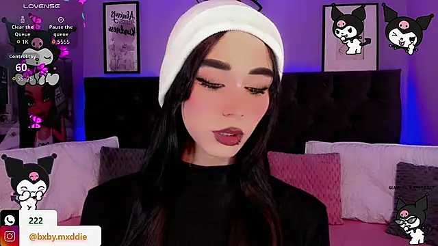 kimMaddiee online show from October 13, 2025, 6:46 am