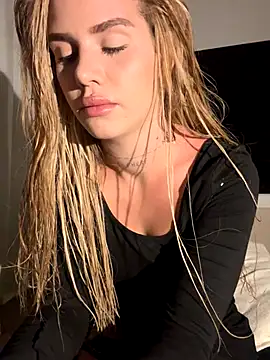 EmiliaCatalina online show from September 13, 2025, 1:27 am