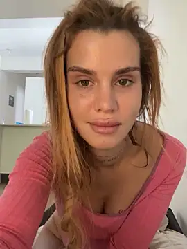 EmiliaCatalina online show from November 8, 2025, 5:01 pm