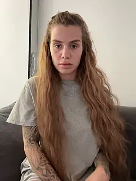 EmiliaCatalina online show from February 23, 2026, 2:58 pm