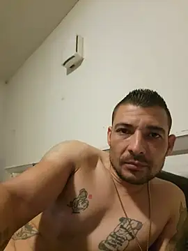 Snapshot of Zoltanioan26 chatting on June 3, 2026, 9:53 pm Zoltanioan26 online show from June 3, 2026, 9:53 pm