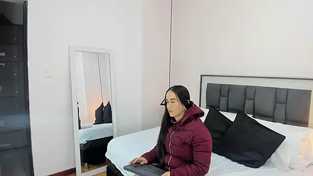 Snapshot of victoria_cooper3 chatting on November 30, 2025, 9:24 am victoria cooper3 online show from November 30, 2025, 9:24 am