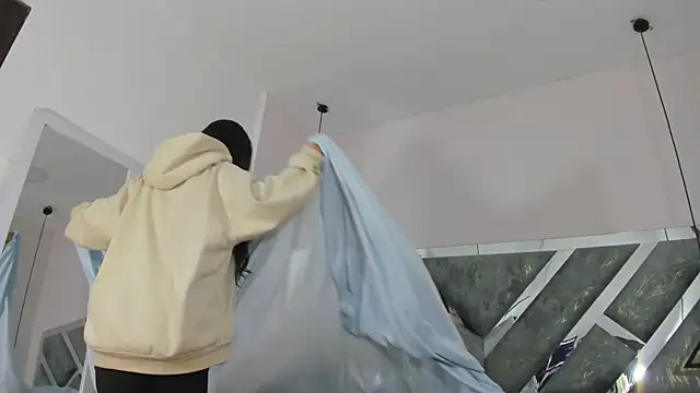 Snapshot of victoria_cooper3 chatting on December 5, 2025, 10:02 am victoria cooper3 online show from December 5, 2025, 10:02 am