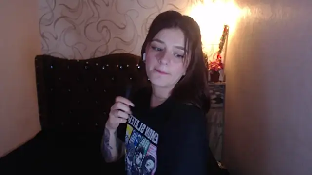 LiaHarryis online show from March 15, 2025, 4:10 pm