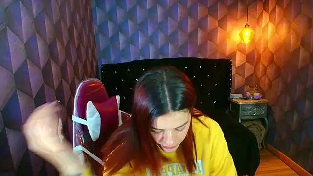 LiaHarryis online show from November 28, 2025, 7:16 pm