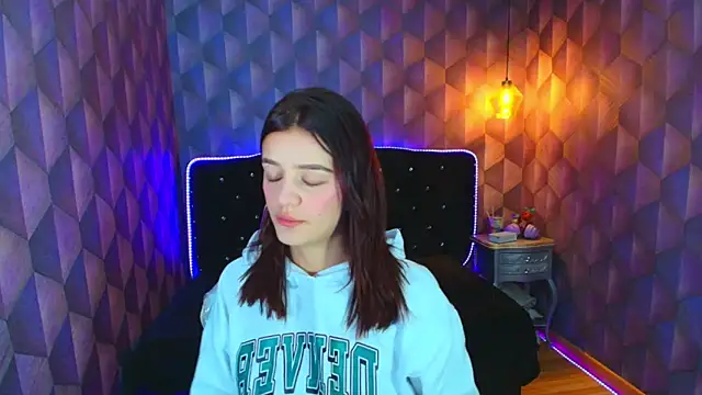 LiaHarryis online show from February 8, 2026, 7:50 pm