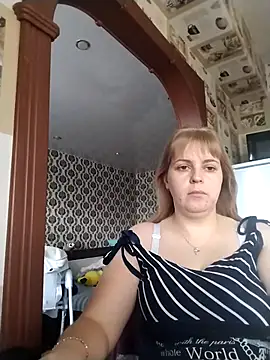 Lady nice cat online show from September 18, 2025, 3:30 am