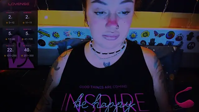 EllieOz online show from January 4, 2025, 8:48 pm