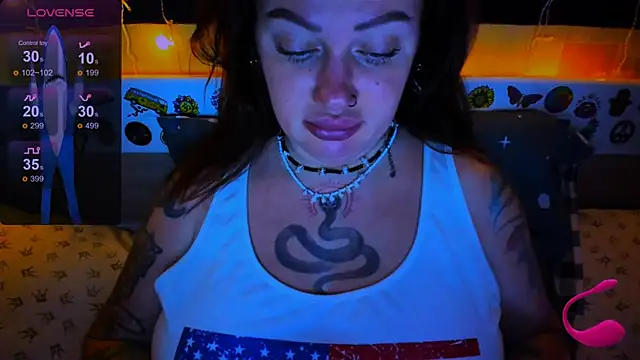 EllieOz online show from January 22, 2025, 8:49 pm