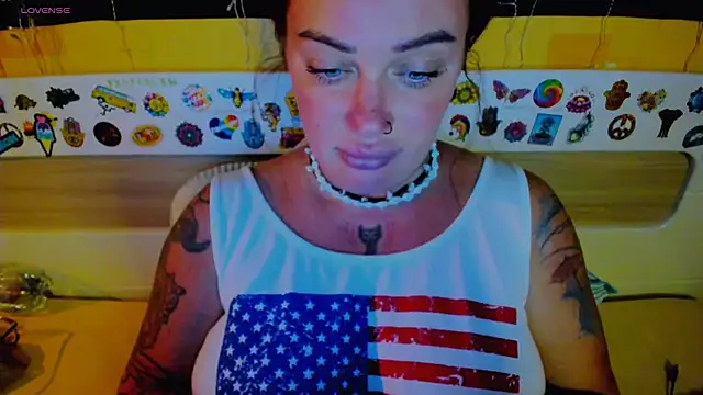 EllieOz online show from September 11, 2025, 3:56 pm