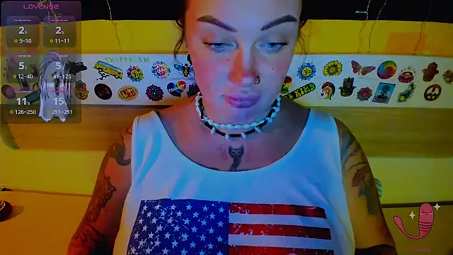 EllieOz online show from October 14, 2025, 7:47 pm