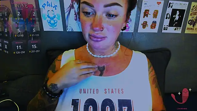 EllieOz online show from April 18, 2026, 7:07 pm