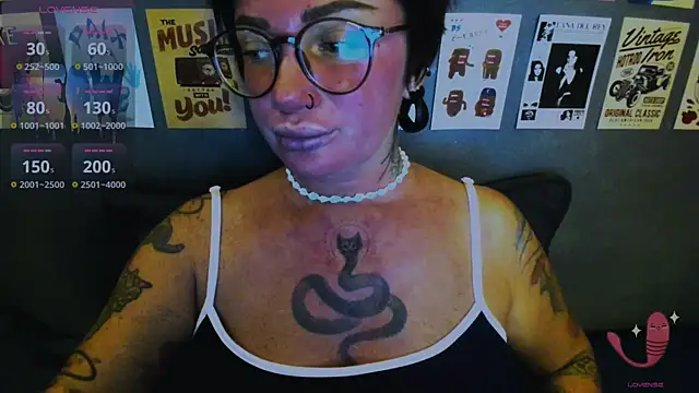 EllieOz online show from May 6, 2026, 7:19 pm