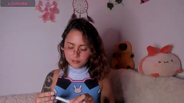 Violette-Ramirez01 online show from February 12, 2026, 12:27 am