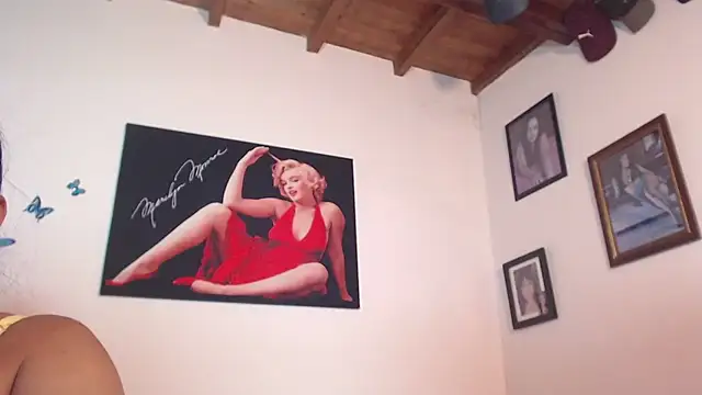 seleneh online show from February 8, 2025, 4:36 pm