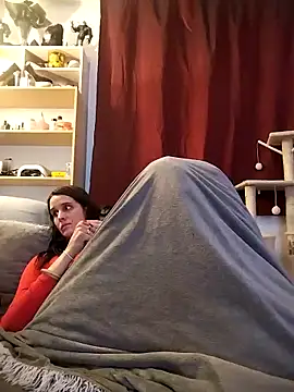 LauraBaby online show from October 27, 2025, 7:29 pm