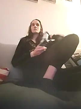 LauraBaby online show from March 12, 2026, 6:47 pm