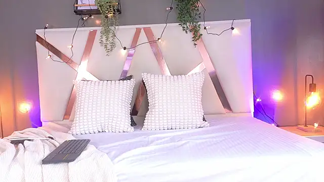 nahomi campbell online show from September 12, 2025, 7:47 pm