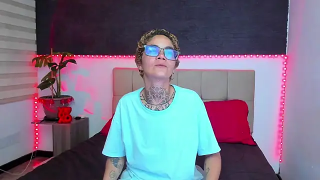 anaroman01 online show from February 22, 2025, 11:24 pm