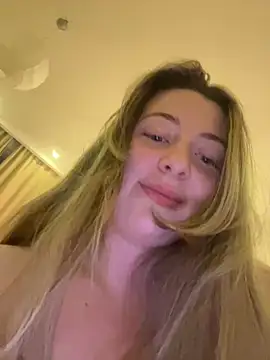 curvyflawless online show from December 13, 2024, 2:49 pm