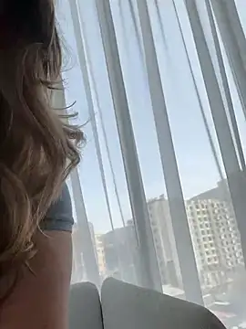 curvyflawless online show from March 17, 2025, 9:44 am