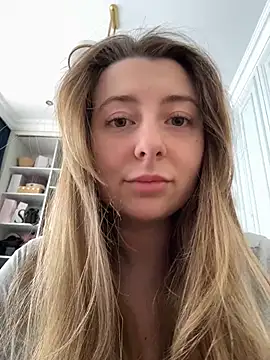 curvyflawless online show from February 21, 2026, 9:43 am