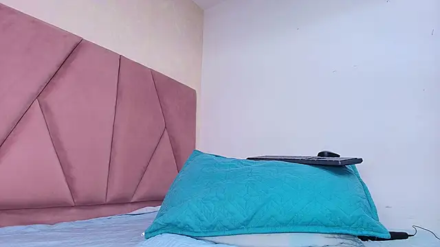 arl chloee online show from March 7, 2025, 3:08 am