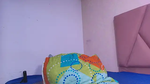 arl chloee online show from October 31, 2025, 3:07 am